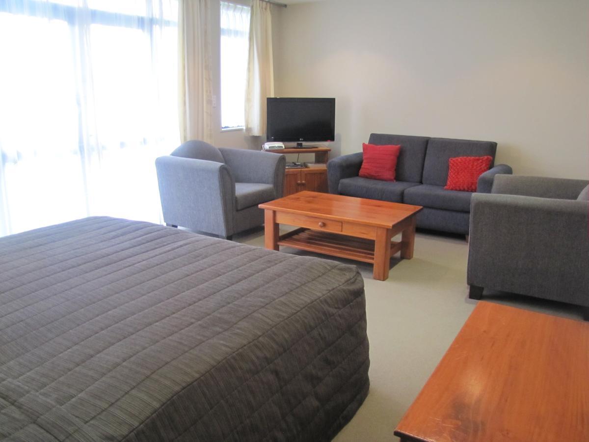 Aotea Lodge โพริรัว ภายนอก รูปภาพ