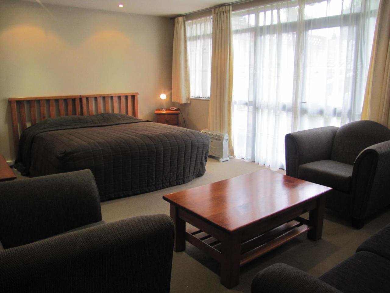Aotea Lodge โพริรัว ภายนอก รูปภาพ